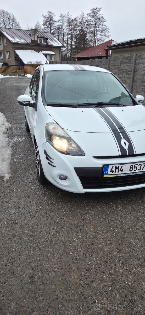 Prodávam Renault Clio III 2011 - 5