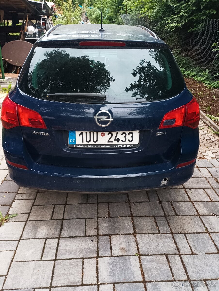 Opel Astra sport tourer - 5
