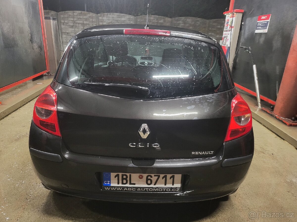 Renault clio - 5