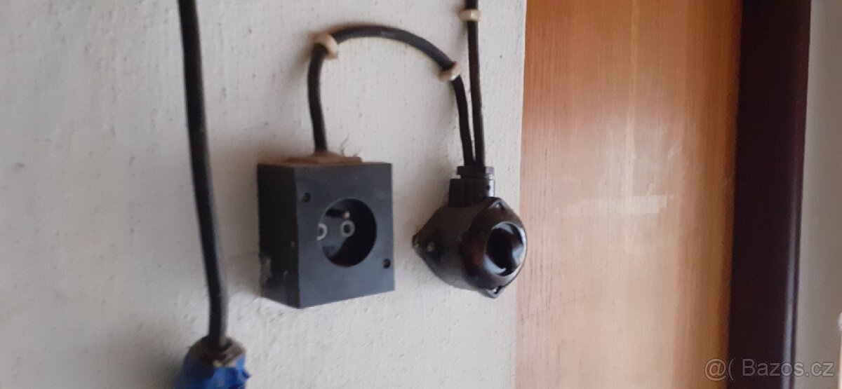 PRONAJMU GARAZ V KLATOVECH LIPOVA UL - 5