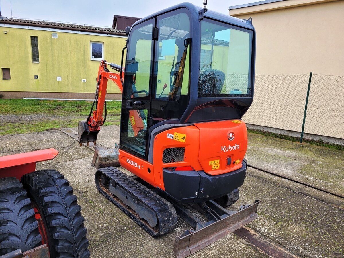 minirypadlo Kubota KX019-4 + Powertilt - 5