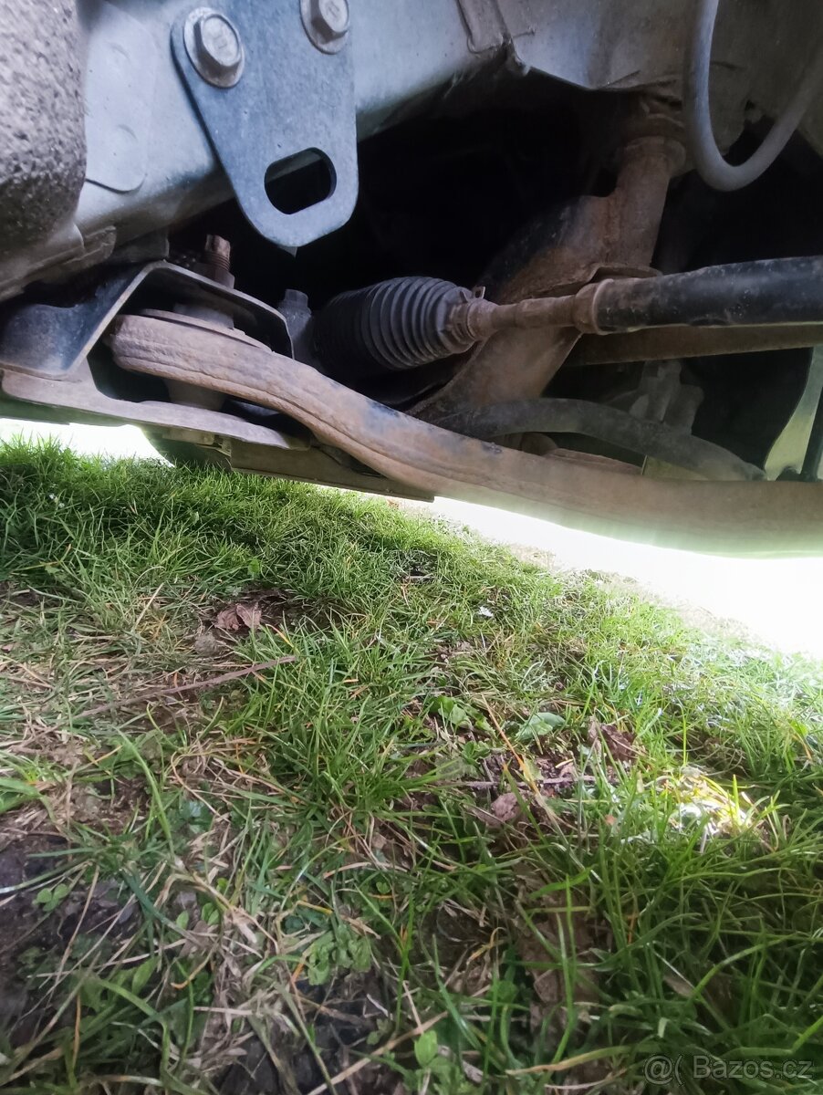 Prius 3 r.v.2012/12 měsíc - 5