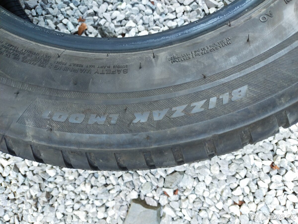Bridgestone Blizak 215/65/17 - 5