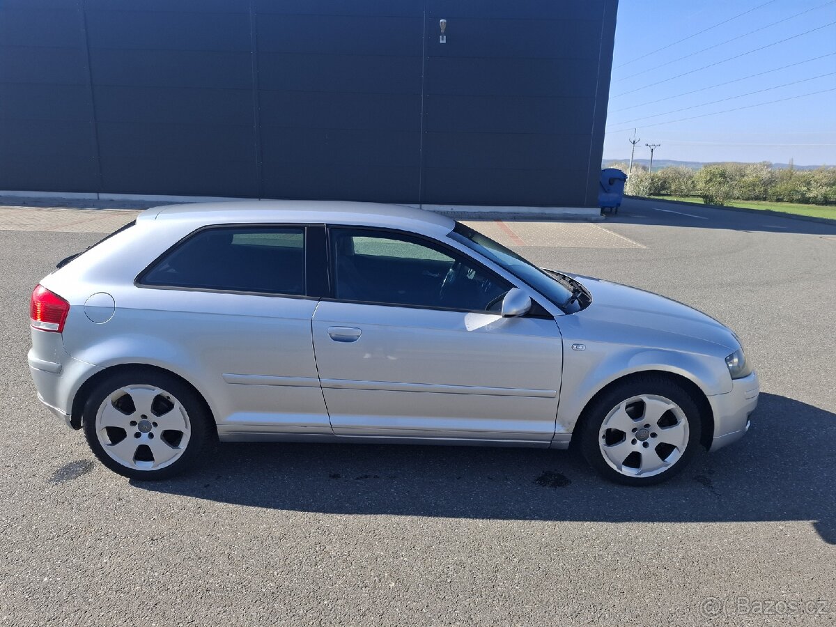 Prodám Audi A3 1.6i - 5