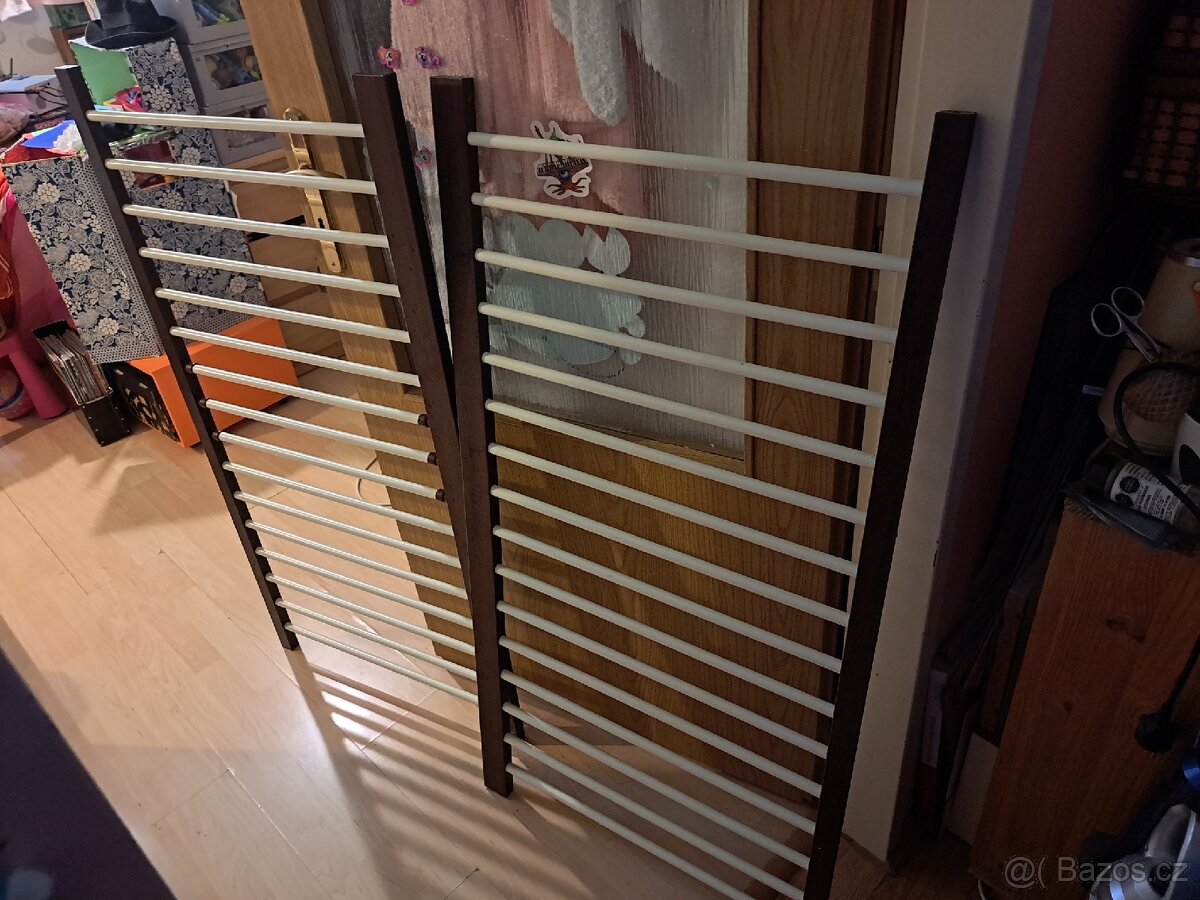 Dětská postýlka s matraci a uzavřeným šuplikem - 5