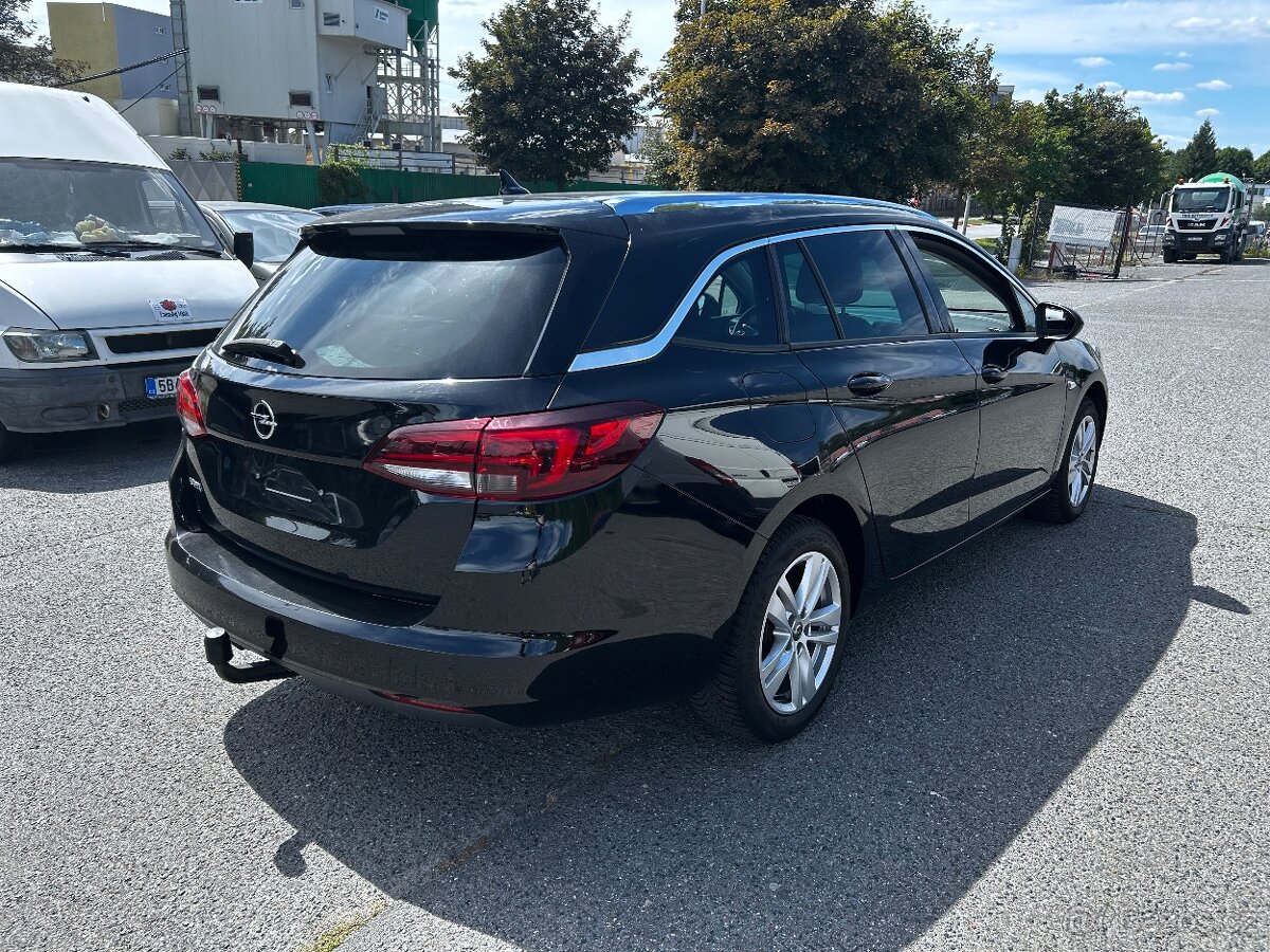 Opel Astra K kombi 2019, černá, 103.407 km - 5
