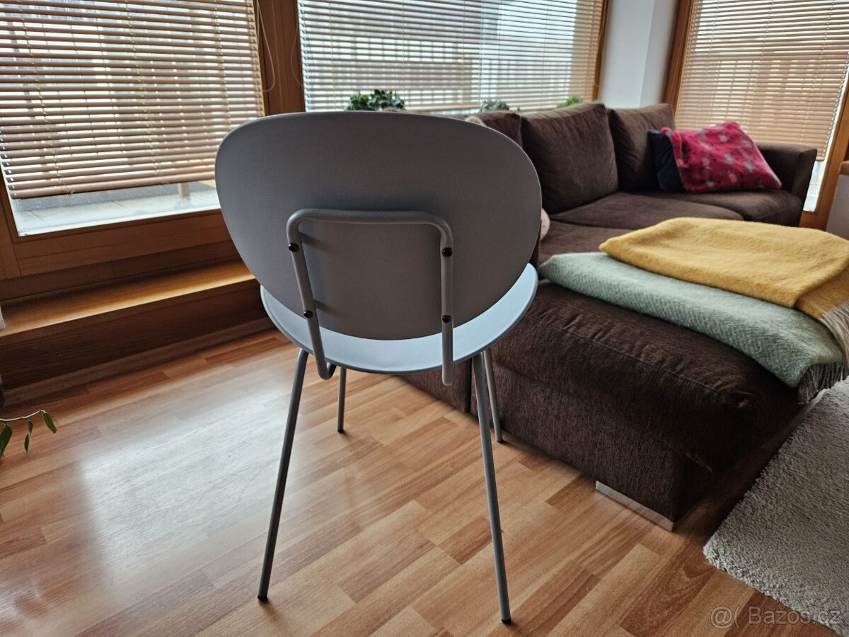 Plastová jídelní židle - 5