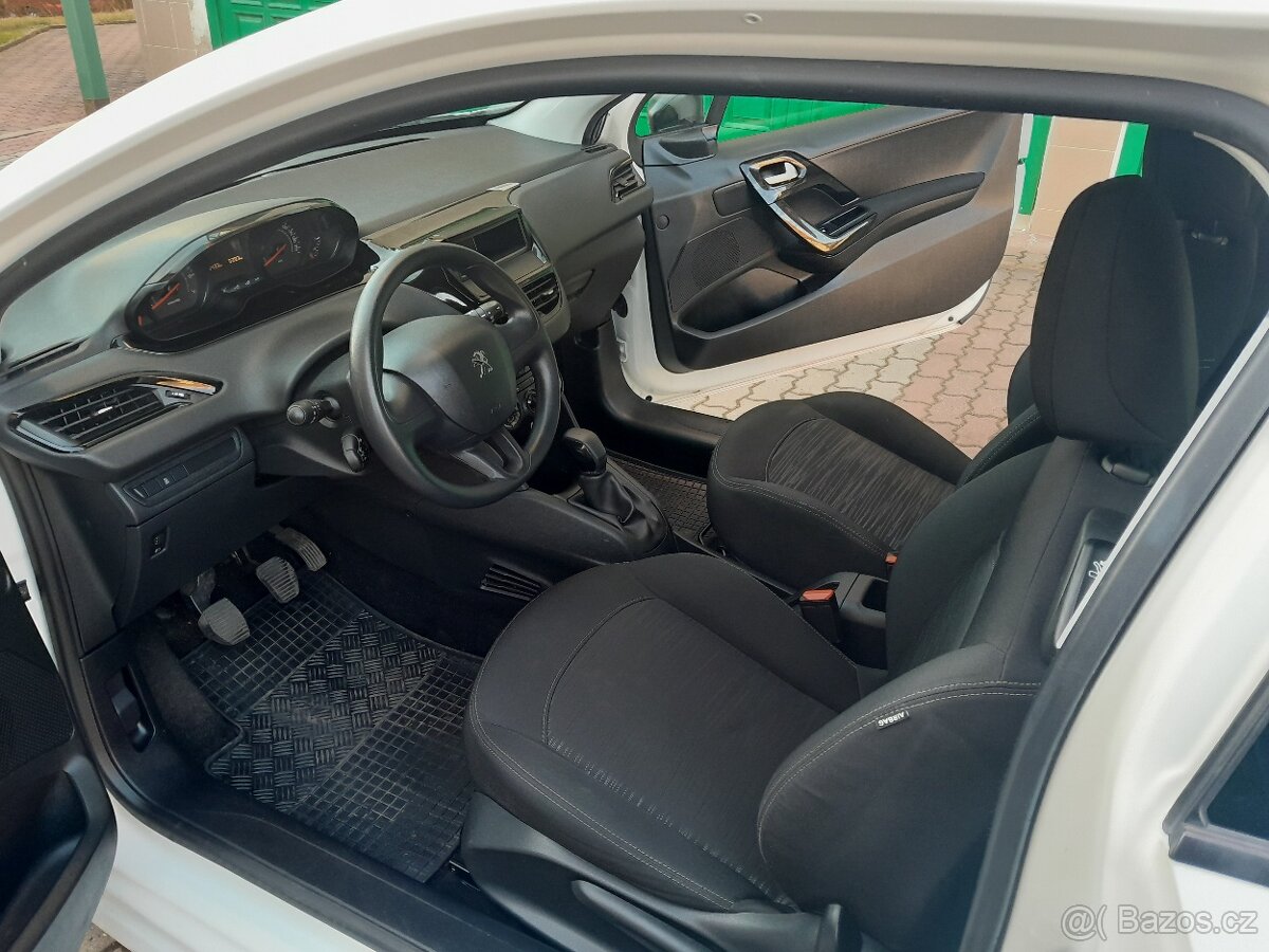 Peugeot 208 1,2i 60KW - 5