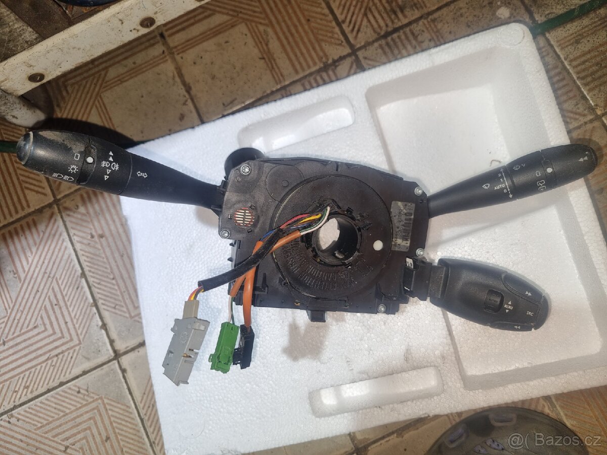 LEVNĚ Podvolantové páčky, přepínače PSA, Ford, Renault - 5