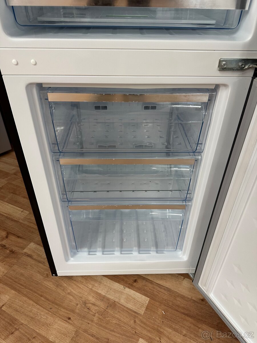 Lednice s mrazákem Amica (110) - 5