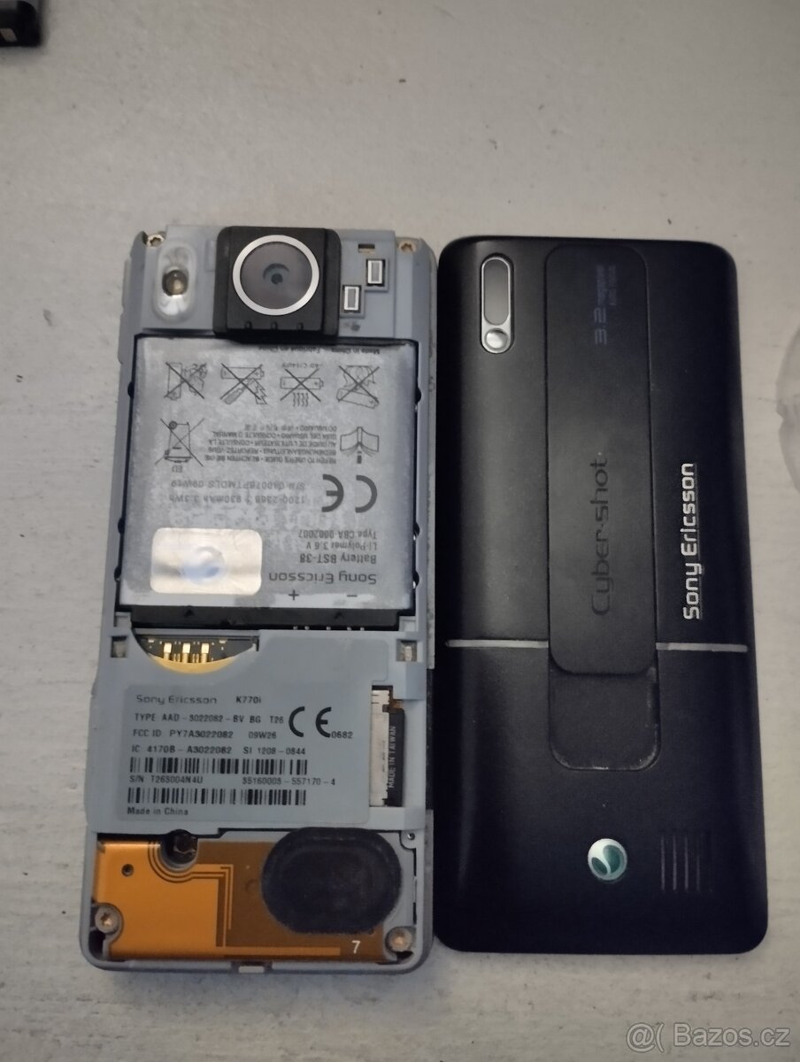 Nokia 5230 a další mobili - 5