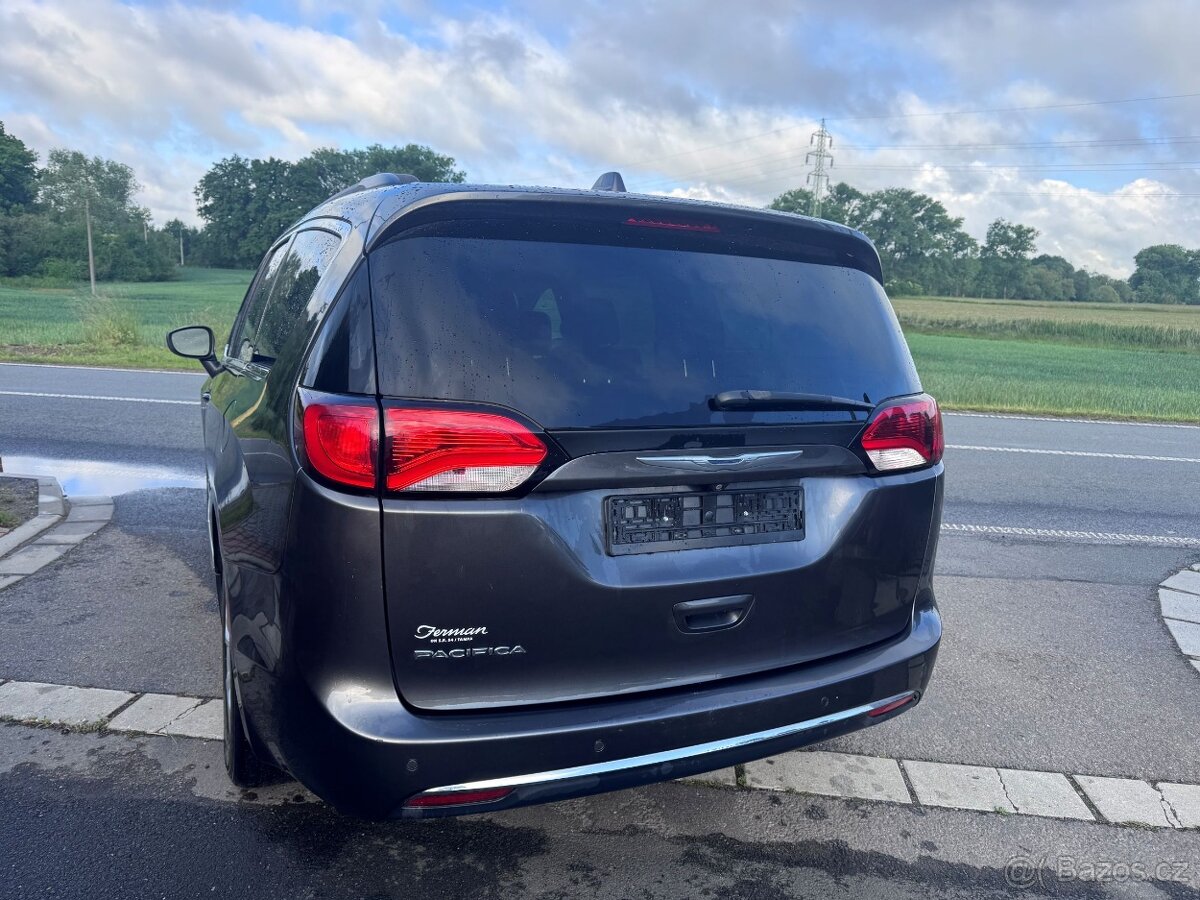Chrysler Pacifica 3,6 RU Touring L 8 míst 2017 - 5