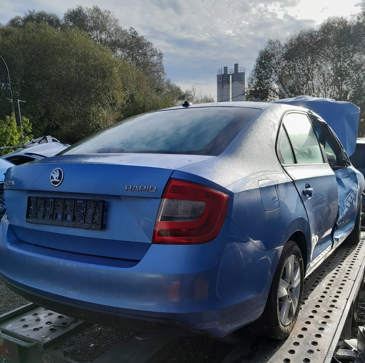 škoda rapid 1.2tsi bílá světle tmave modrá - 5