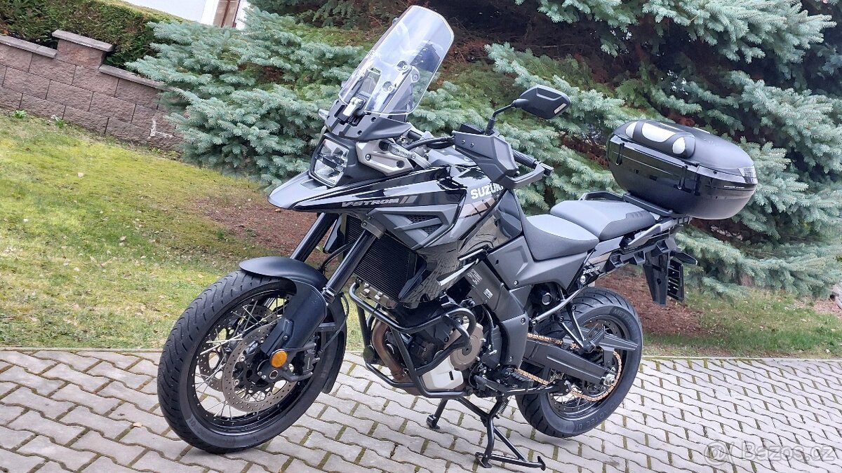 Suzuki DL 1050 XT V-Strom - 1. majitel, Top stav