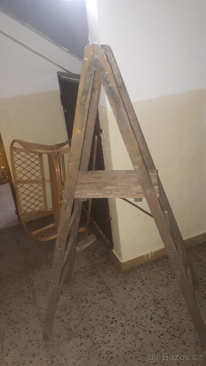 Štafle dřevěné s plošinou (stupačkou), schůdky, žebřík - 5