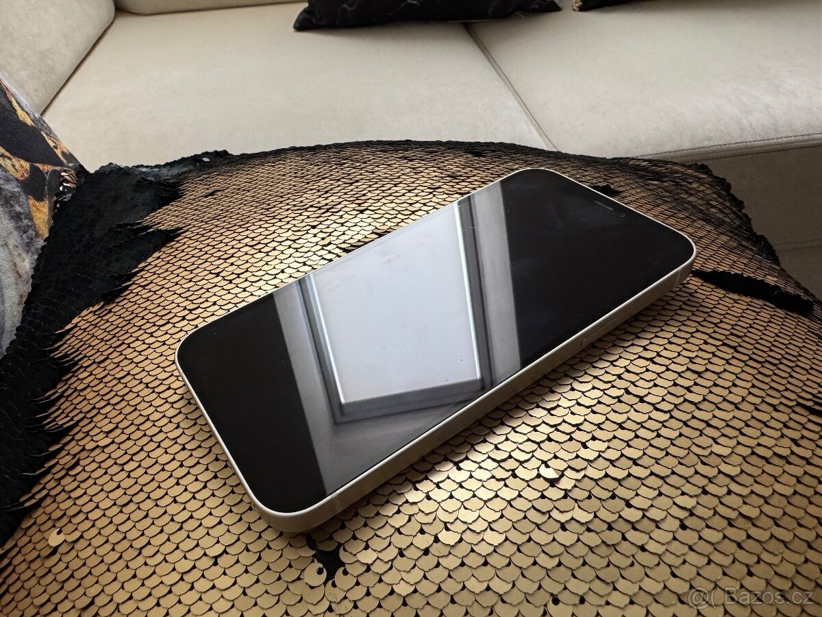 Apple iPhone 12 128GB bílý - 5