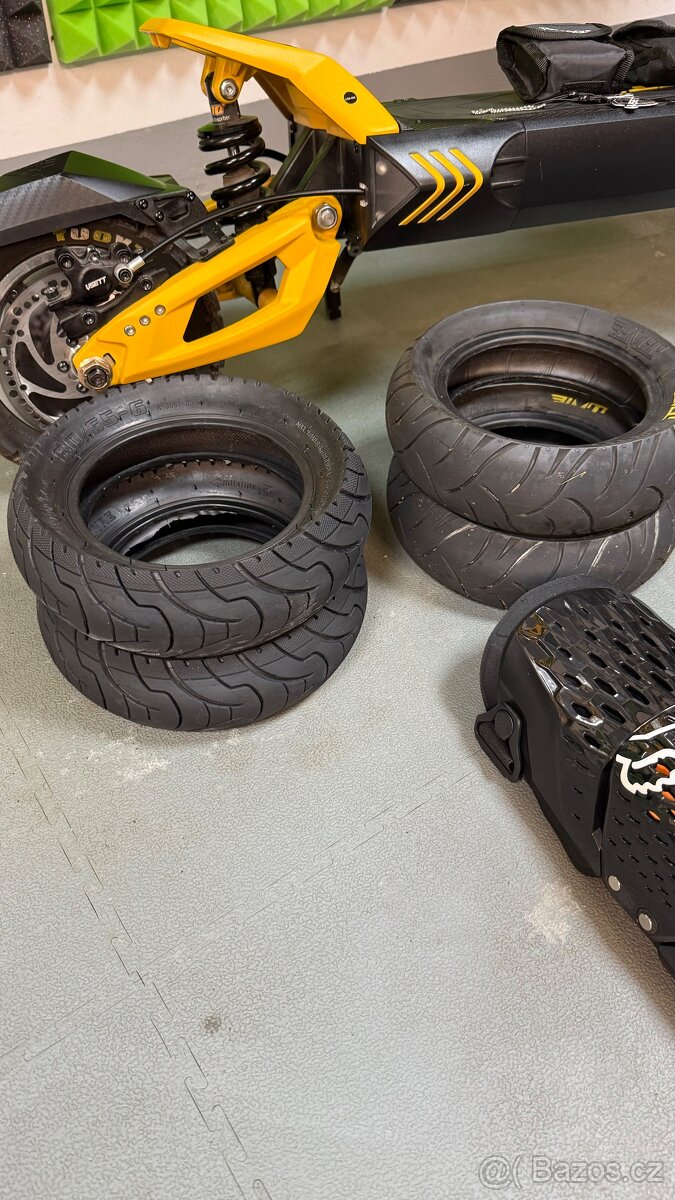 VSETT 10+ (1250Wh) – TOP STAV + OBŘÍ VÝBAVA 🔥 - 5