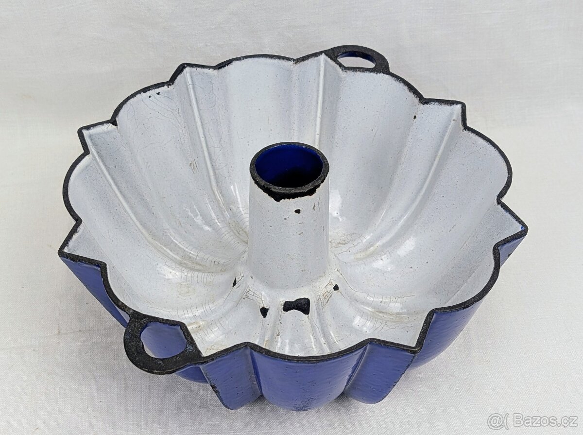 Modrá litinová bábovka - 5