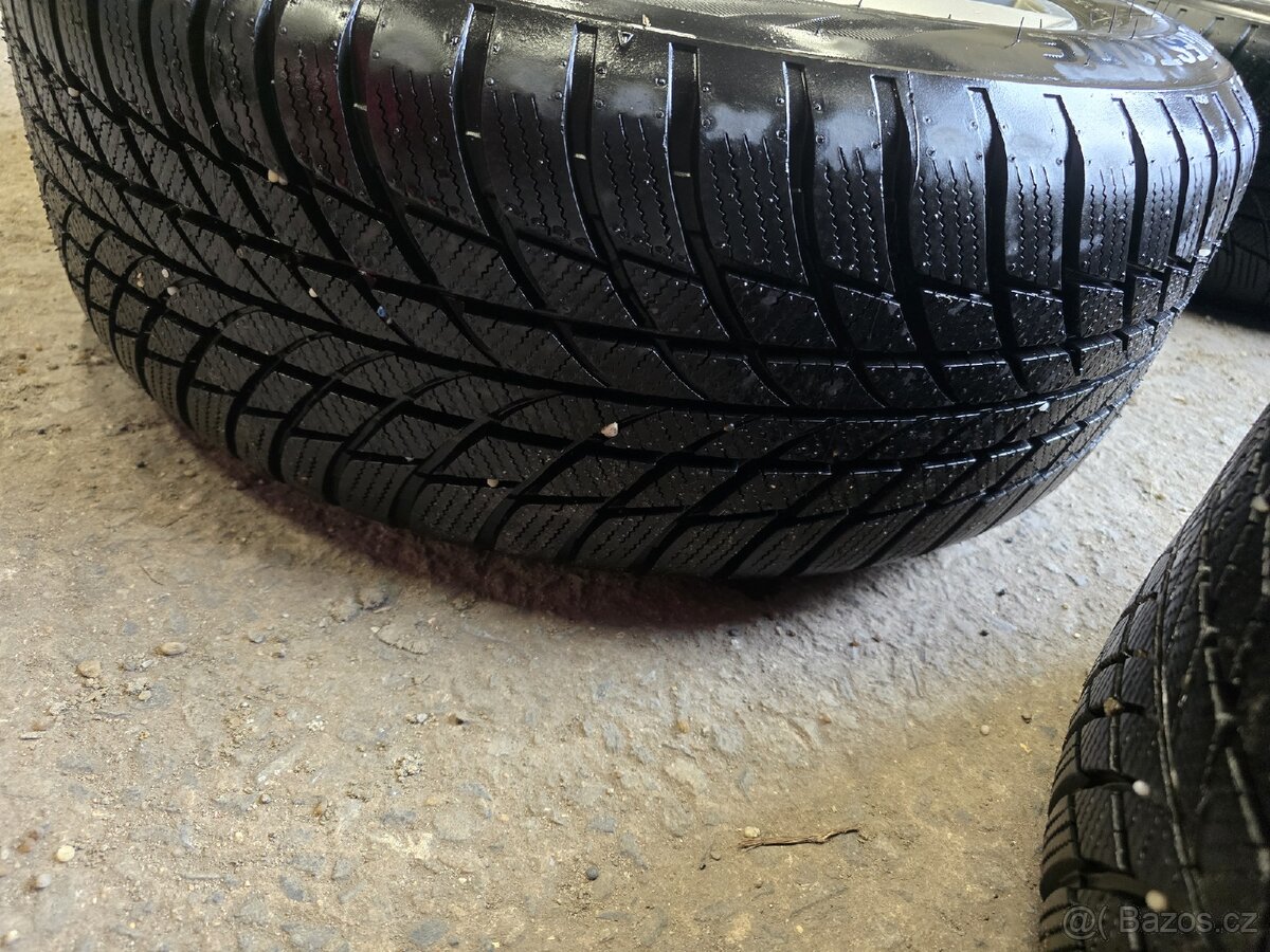 Zimní sada 225/55/17 BMW F11 - 5