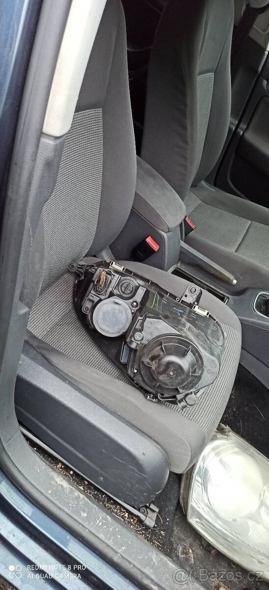 VW Golf Variant r.08 1.9 Náhradní díly - 5