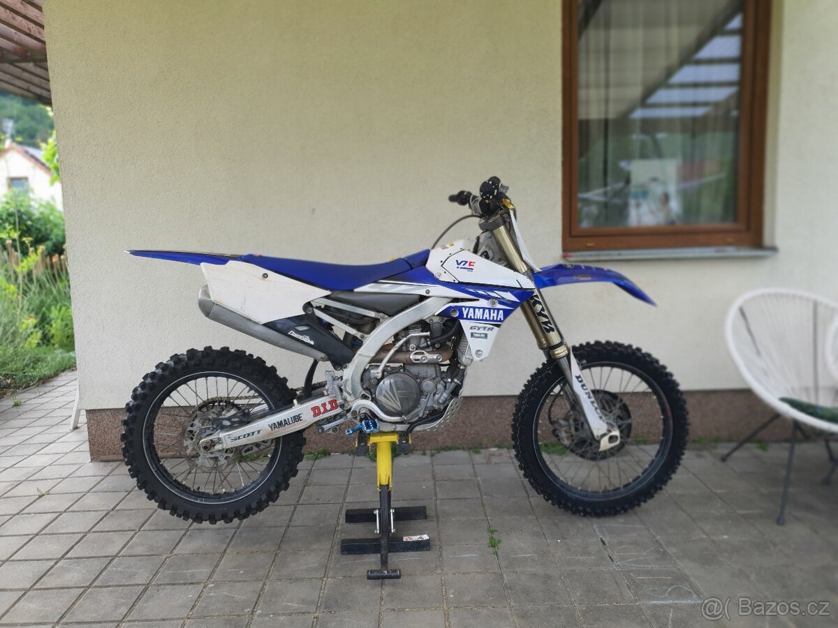 YAMAHA YZ 450 F (+plasty Bradshaw 1993 Replica )