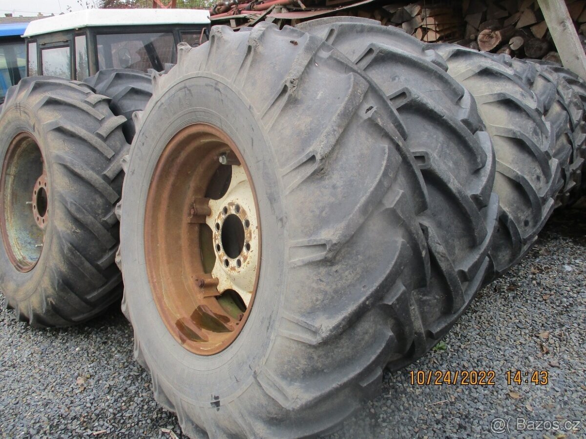 Zadní kola zetor uřI 18.4-30. - 5