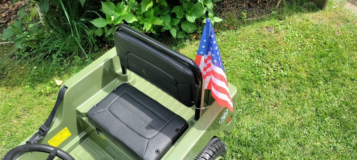 1místný elektrický Jeep Willys s 2.4G bluetooth DO, olivová - 5