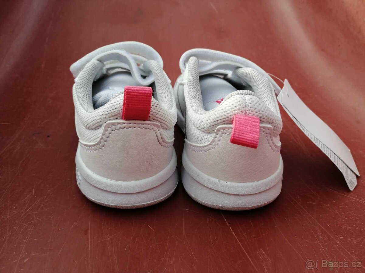 Nové tenisky Adidas vel. 27 - možná i výměna
- 5
