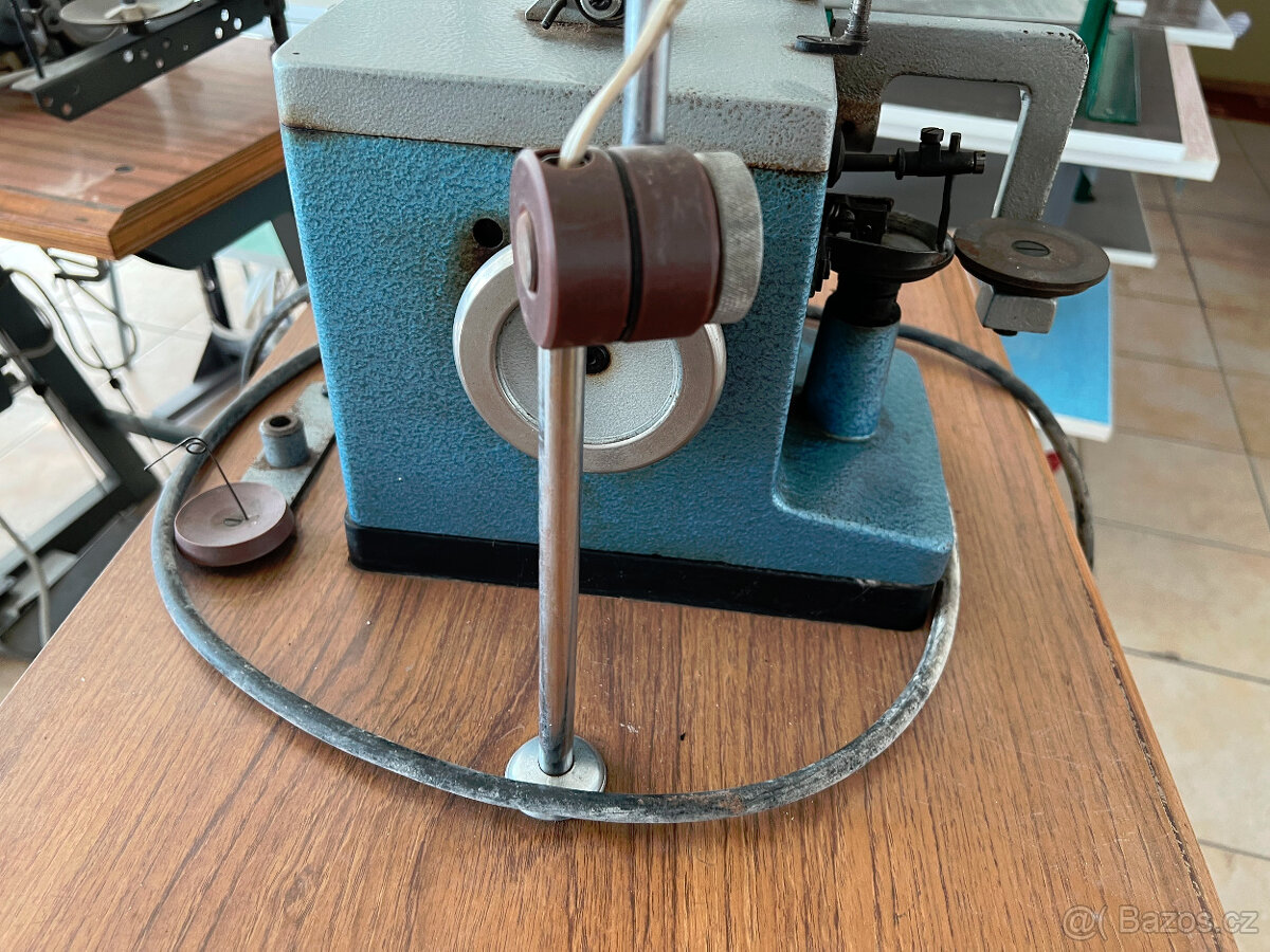Průmyslový šicí stroj - na šití kůže (koženky) - 5