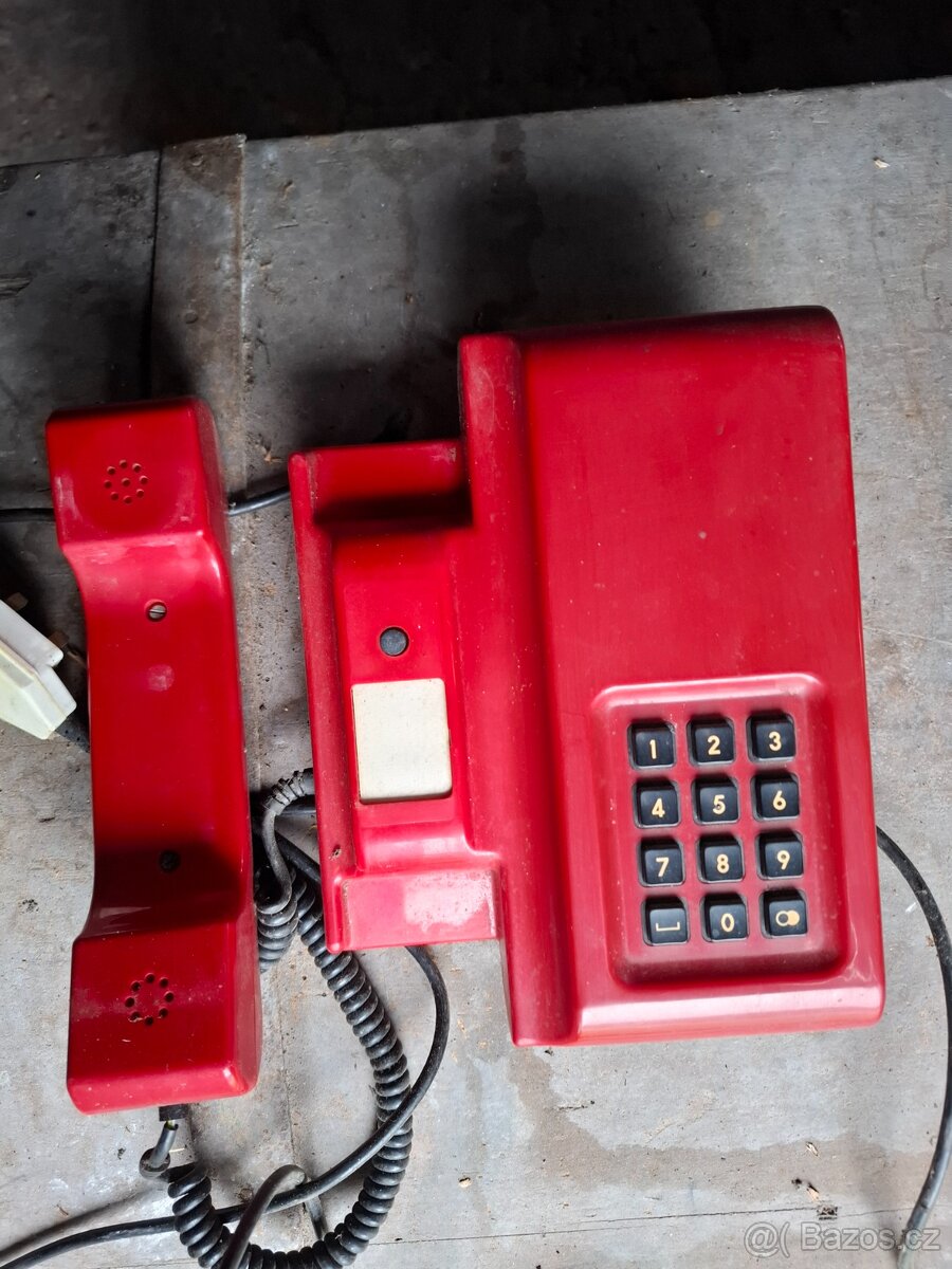 Staré telefony - 5