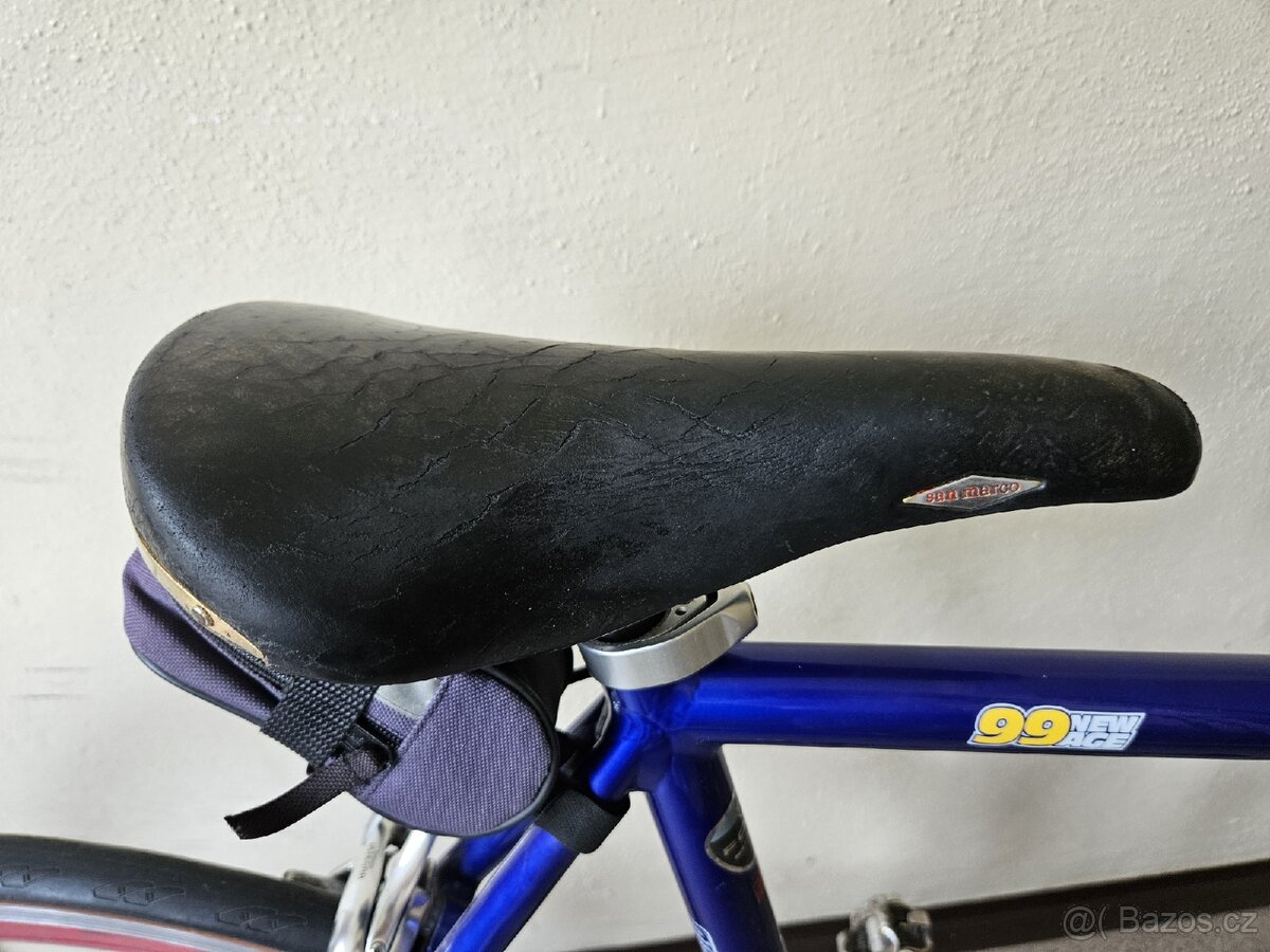 Silniční kolo FORT - 5