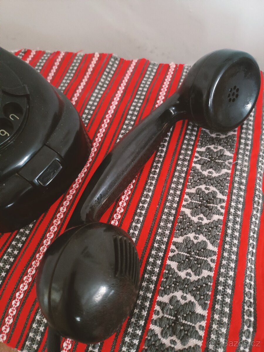 Starý telefon Tesla r. 1961 - 5