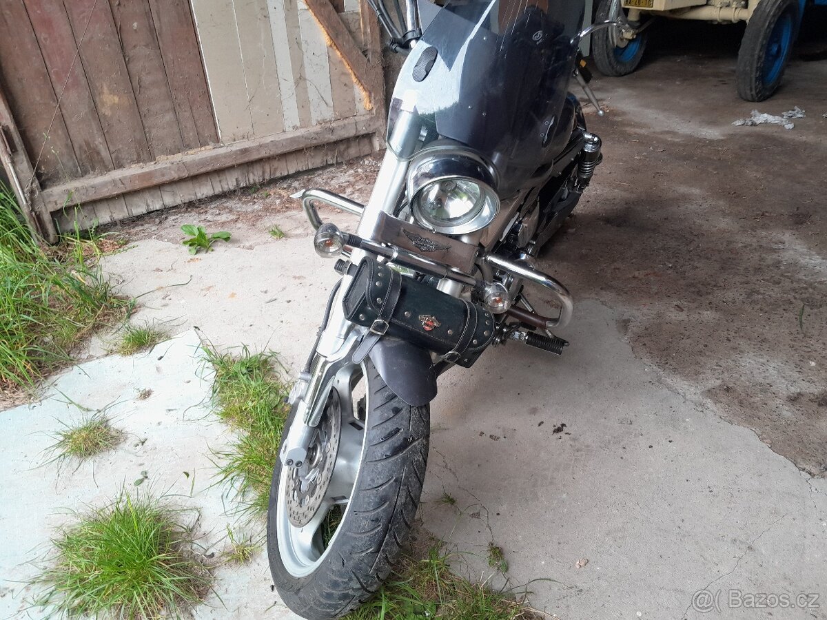 AQUILA Hyosung GV 650 - 5