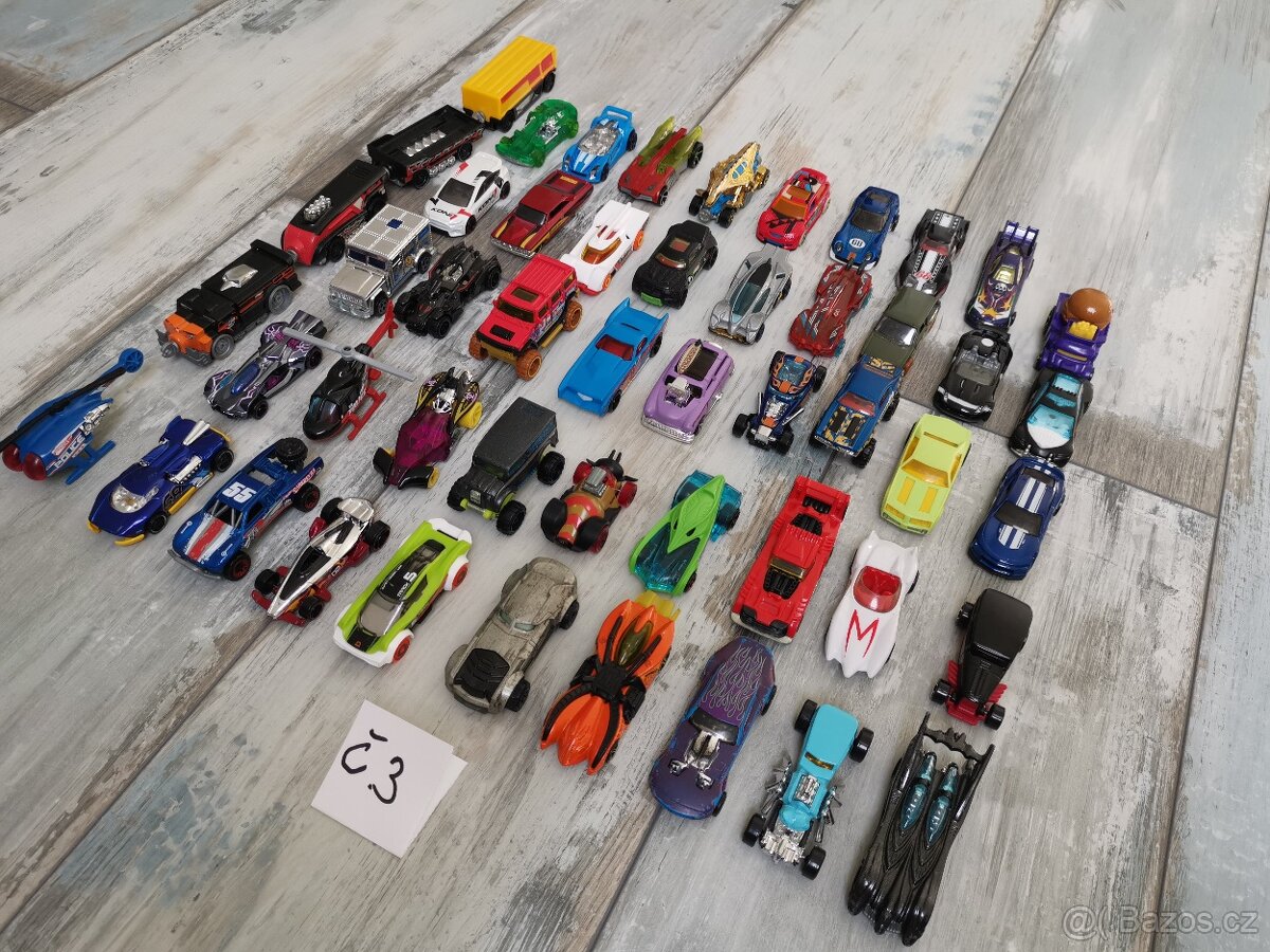 Autíčka HotWheels - 5
