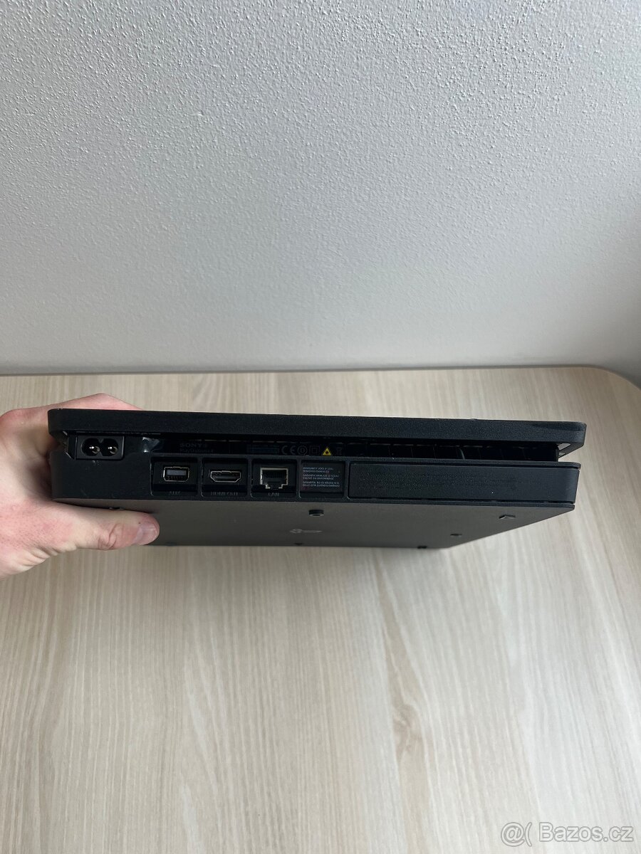 Herní konzole PS4 / PlayStation 4 Slim 1 TB + 2 ovladače - 5