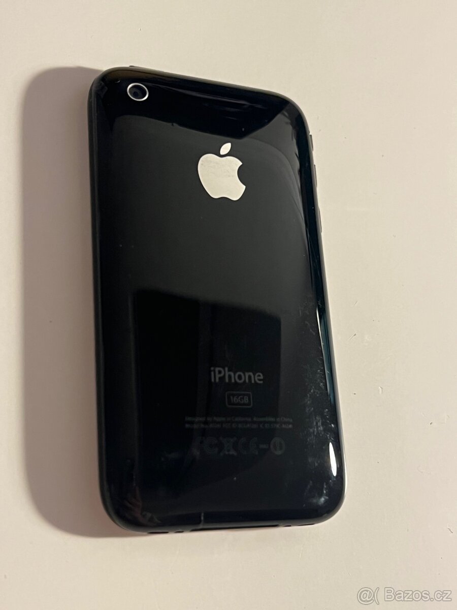 iPhone 3G 16GB Cerny v hezkem stavu IOS 3.0 - 5