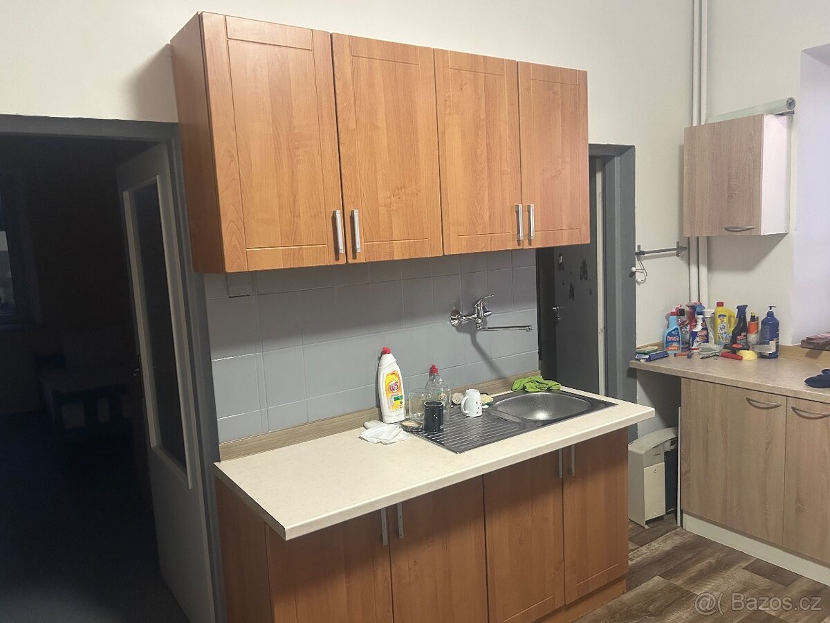 НАДАЄМО КІМНАТУ В СІМЕЙНОМУ ДОМІ ДЛЯ СІМЕЙНІЙ ПАРІ НА ПРАЗІ - 5