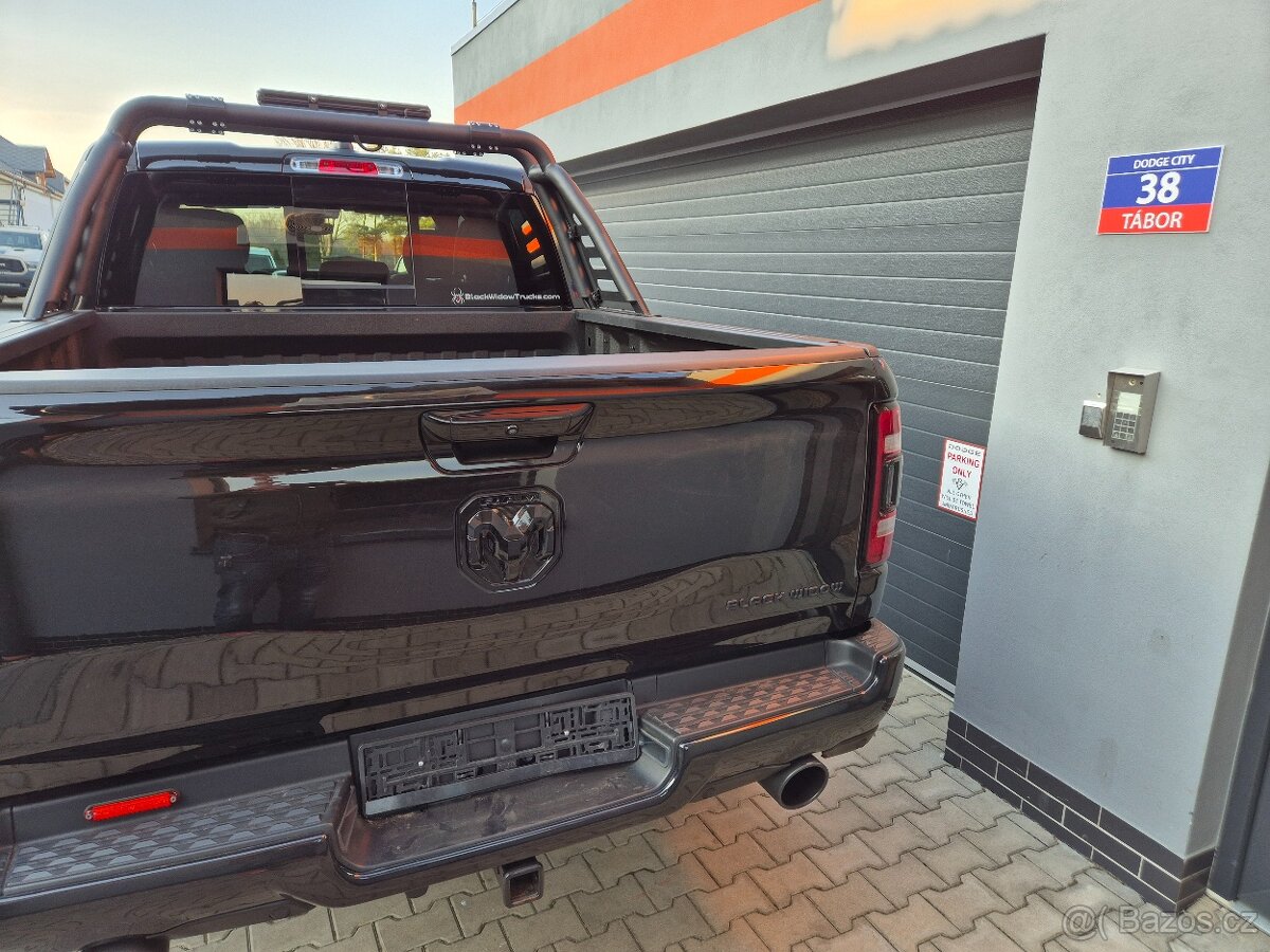 DODGE RAM 1500 5,7 HEMI BLACK WIDOW 16000km