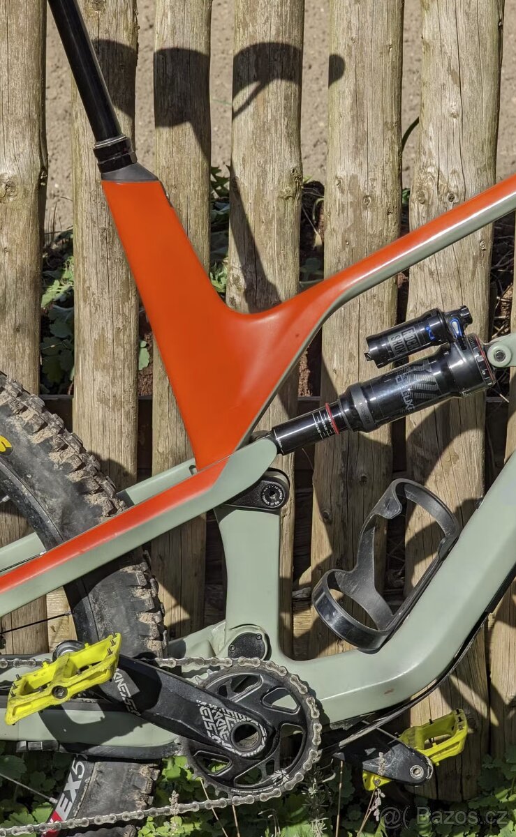 Canyon Spectral CF 8 XL LEVNĚ - 5