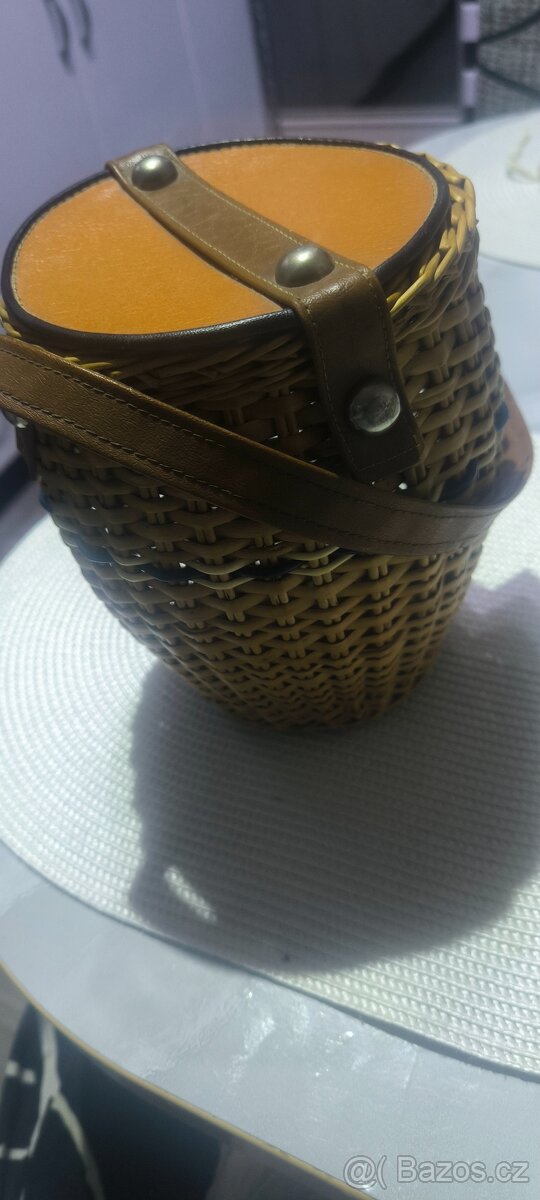 Stará proutěná kabelka - 5