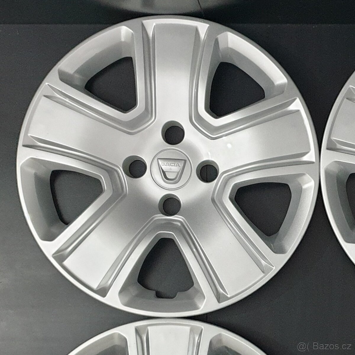 Poklice Dacia 15" ORIGINÁLNÍ č. D12 - 5