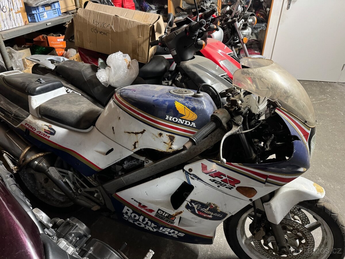 Honda VFR 400R - 5