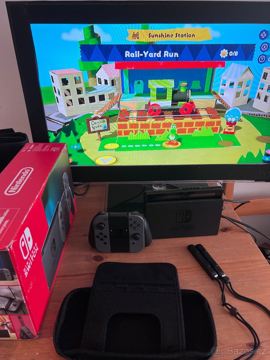 Nintendo Switch komplet V2 + hra Yoshi - 5