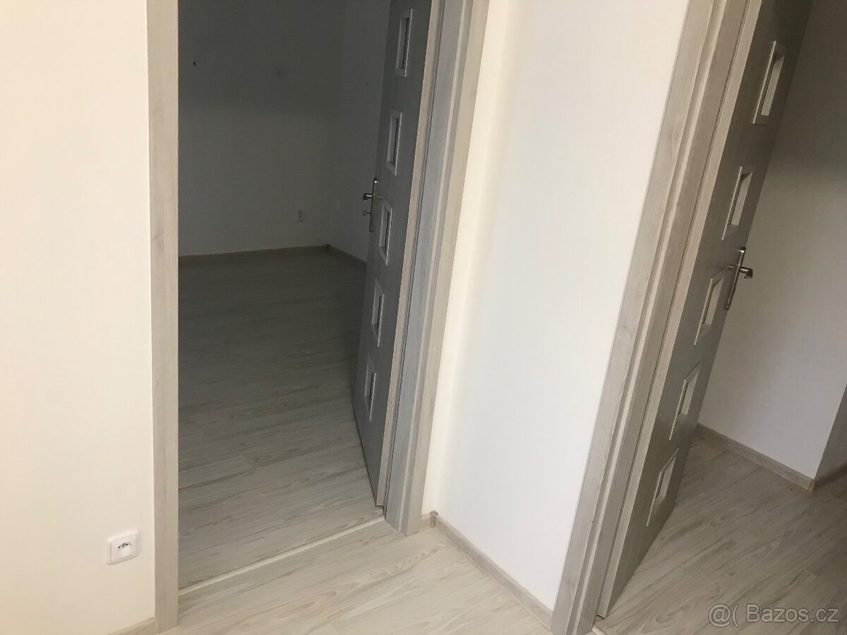 Pronájem bytu ve Chvaleticích 2+kk - 5