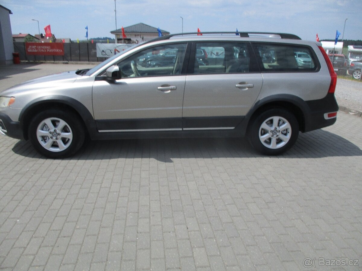 VOLVO XC70 D5 151kw AWD Momentum Kinetic 07/2010 - 5
