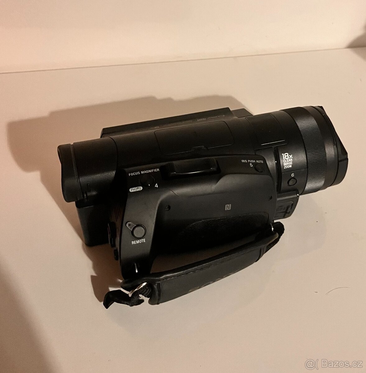 Sony FDR-AX700 4K - 5