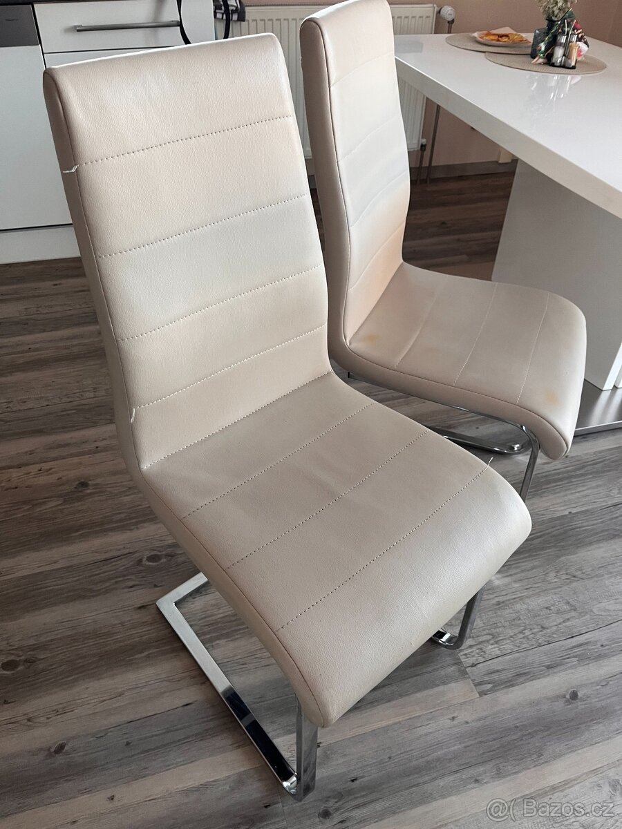 Prodám kuchyňský stůl + židle/křesla - 5