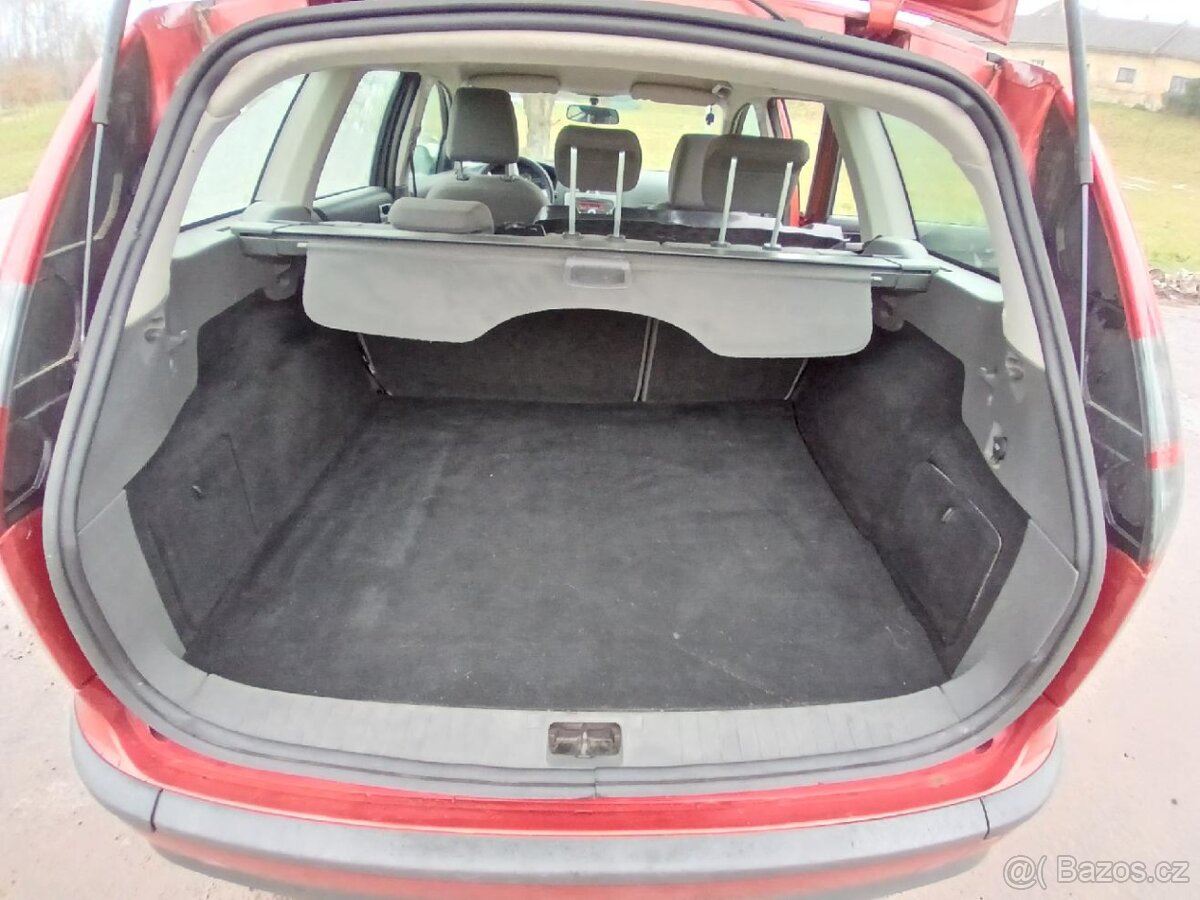 Ford Focus kombi 1,6 ;74KW,benzín,r.v 2007 - 5