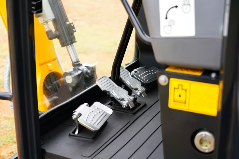 Minibager YUCHAI U20 Premium 2000 kg - 5