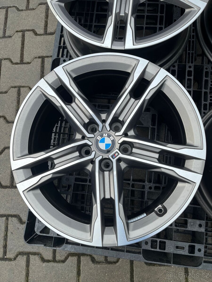 BMW 1 ,,M" kola 18" - 5